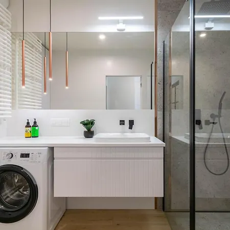 Apartment Good Mood Francuska Retreat - Free Parking - Self Check-in *