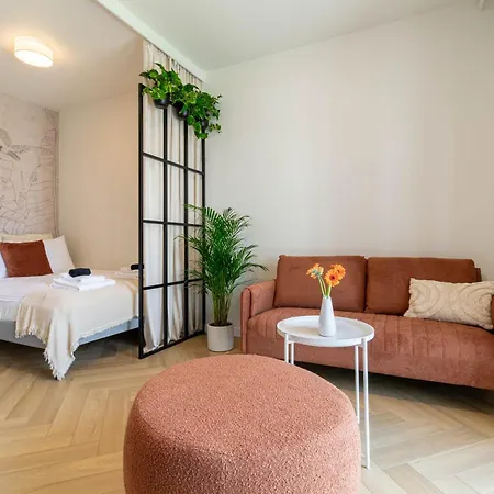 Good Mood Francuska Retreat - Free Parking - Self Check-in Апартаменты