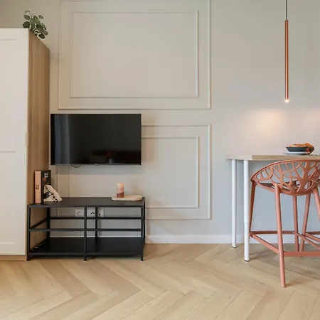 Good Mood Francuska Retreat - Free Parking - Self Check-in Апартаменты